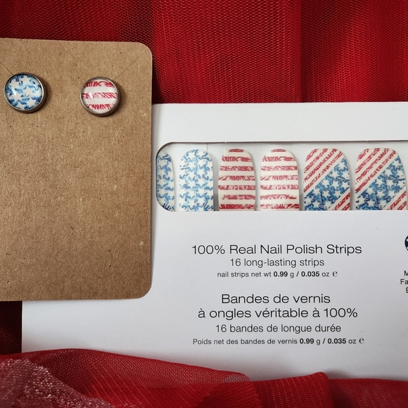Patriotic Nail Polish Strips and Earrings Set - Picture 1 of 3